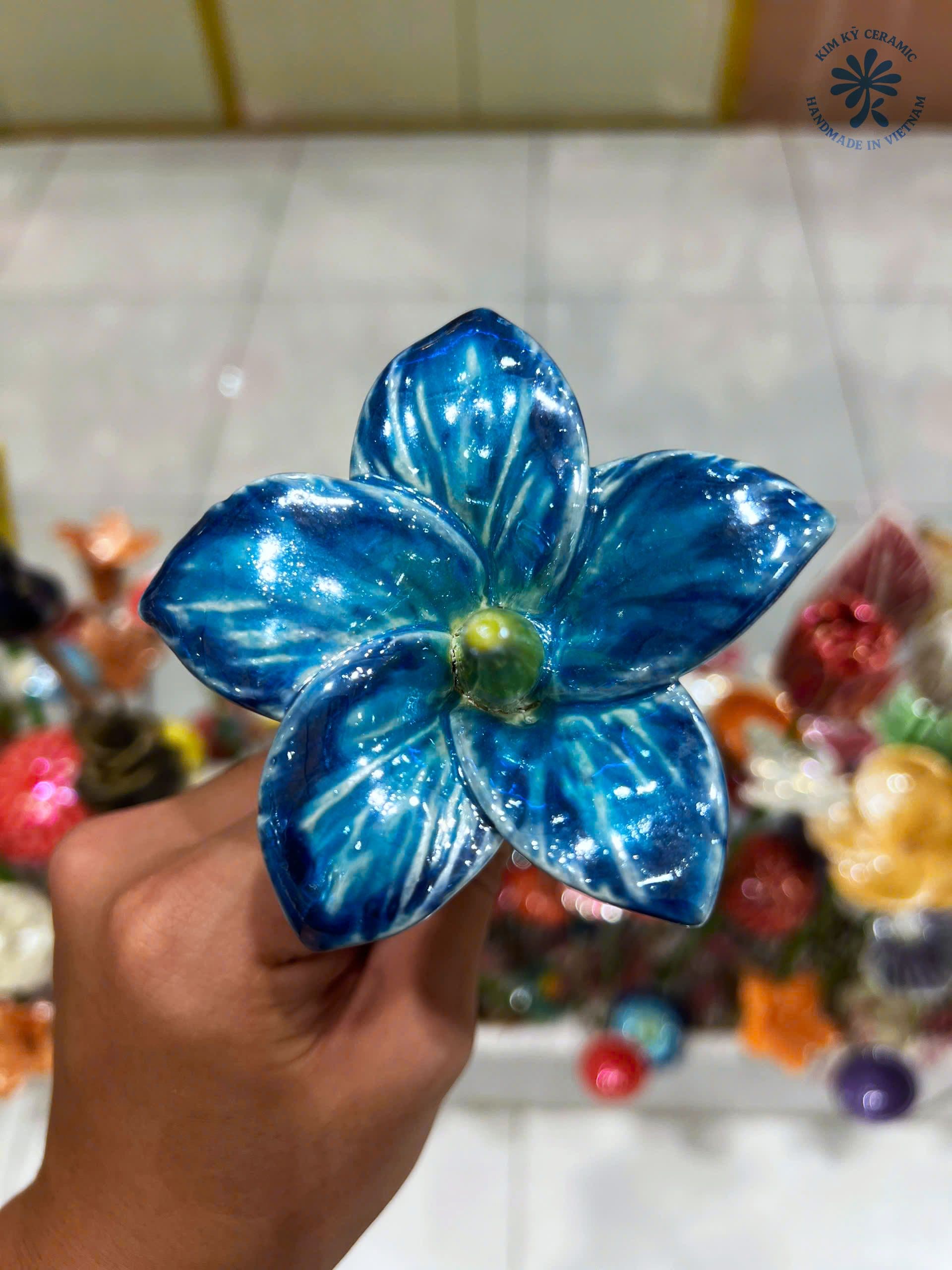 Tidal Cyan 5-Petal Bloom - 1