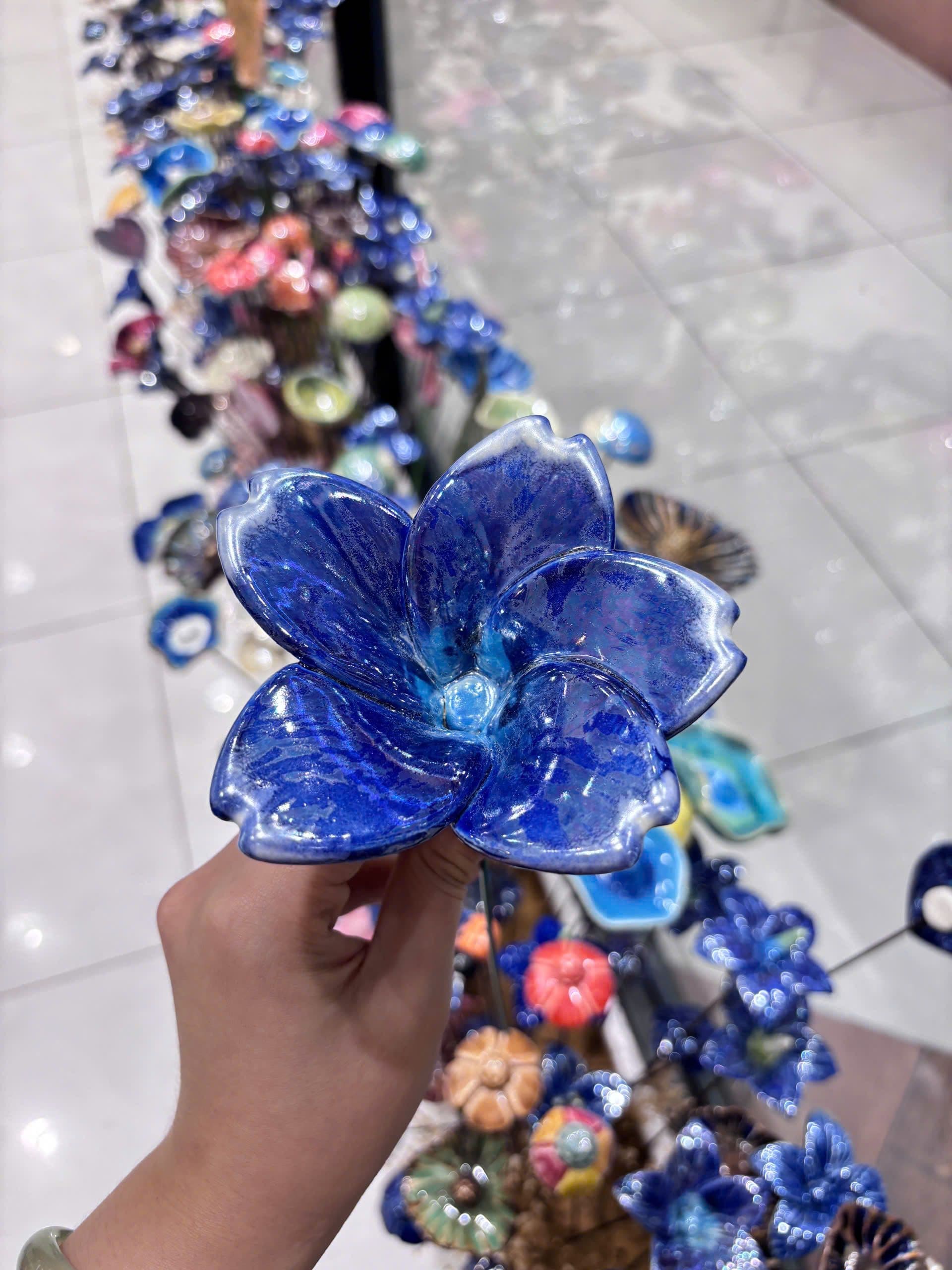Lapis Blue Green 5-Petal Bloom - 1